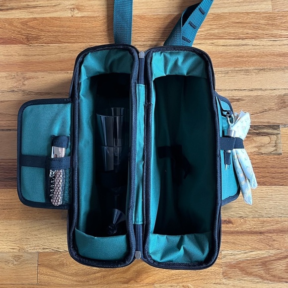 PICNIC Insulated Wine Glass Set Corkscrew Napkin Stopper - Picture 1 of 4